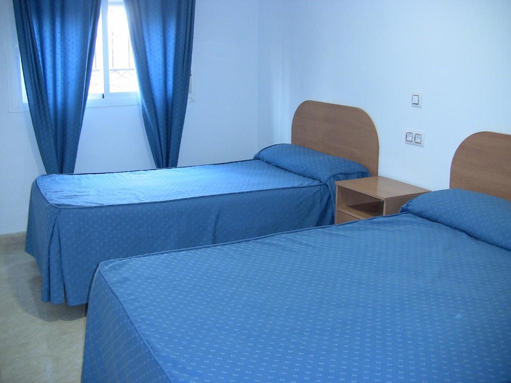 Hotel Los Hermanos Ocaña الغرفة الصورة