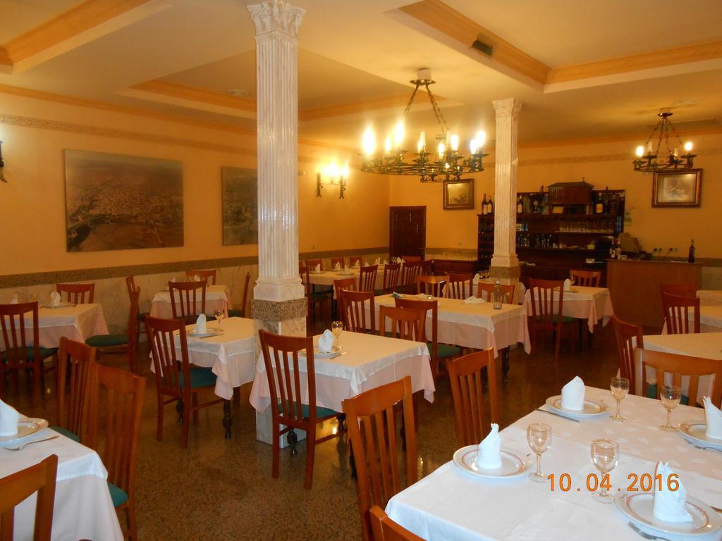 Hotel Los Hermanos Ocaña المظهر الخارجي الصورة