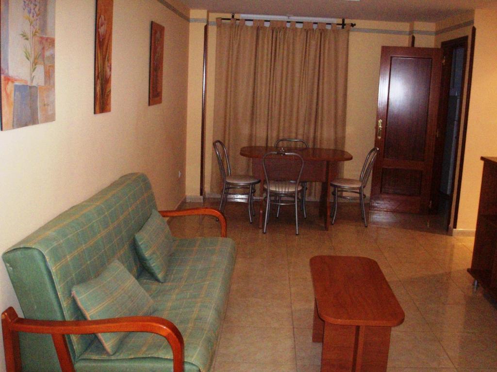 Hotel Los Hermanos Ocaña الغرفة الصورة