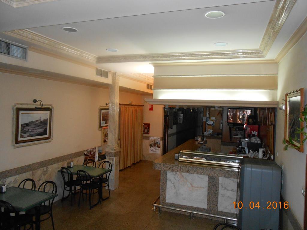 Hotel Los Hermanos Ocaña المظهر الخارجي الصورة