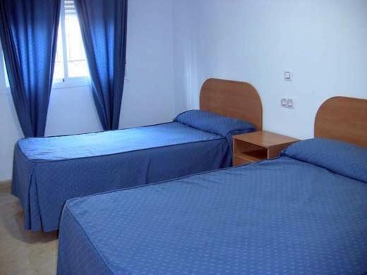 Hotel Los Hermanos Ocaña الغرفة الصورة